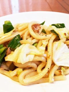 余り野菜で半玉焼きうどん-レシピのメイン写真