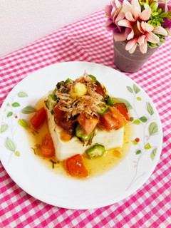 切って和えるだけ!夏野菜もずく酢冷奴-レシピのメイン写真