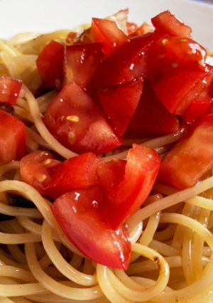 バルサミコ酢トマトのせペペロンチーノ-レシピのメイン写真