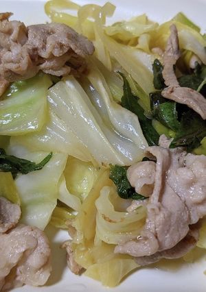 キャベツと豚バラ肉と大葉の塩レモン炒め-レシピのメイン写真