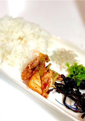 平皿にご飯とご飯のお供-レシピのメイン写真