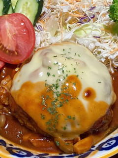 玉ねぎたっぷり!ふわふわ煮込みハンバーグ-レシピのメイン写真