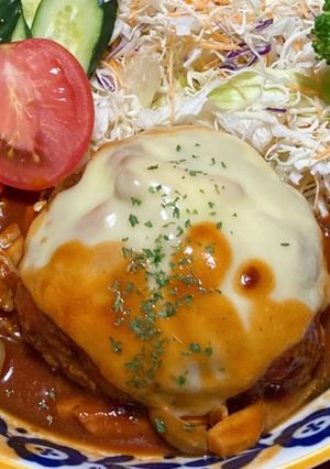 玉ねぎたっぷり！ふわふわ煮込みハンバーグ-レシピのメイン写真