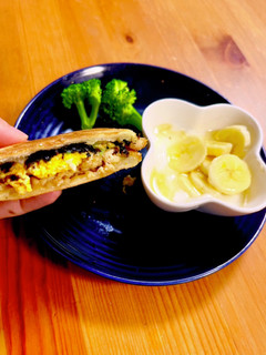 3色そぼろ丼の余りで3色ホットサンド-レシピのメイン写真