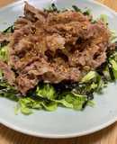生マカを使った牛肉海苔レタスサラダ