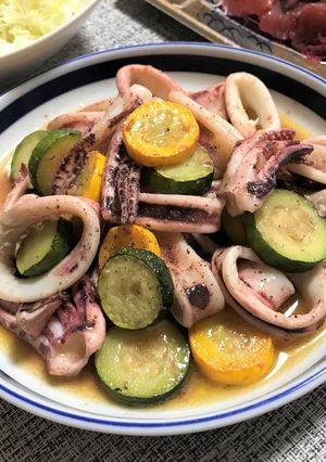 夏野菜♪「ズッキーニとイカ炒め」-レシピのメイン写真