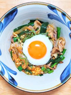 豚こま肉と玉ネギとニラのピリ辛中華炒め-レシピのメイン写真