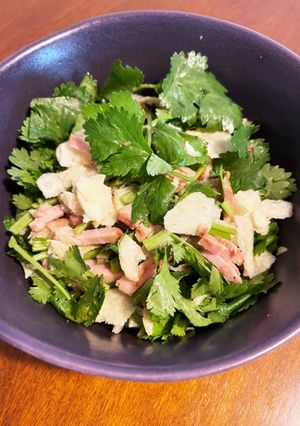 山盛り食べられる！パクチーポテチサラダ-レシピのメイン写真