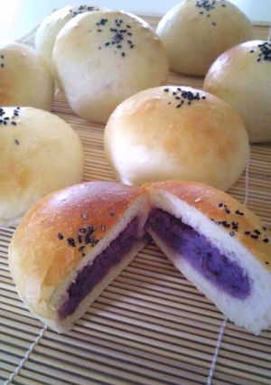 紫いもと✿ホワイトチョコクリーム餡✿ぱん-レシピのメイン写真