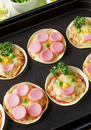 魚肉ソーセージと餃子の皮で可愛いミニピザ-レシピのメイン写真
