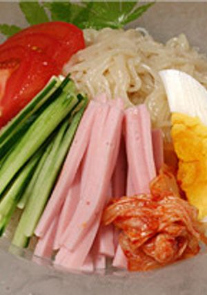 魚肉ソーセージとトマトの冷麺-レシピのメイン写真