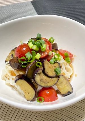 茄子とトマトのりんご醬油サラダ素麺-レシピのメイン写真