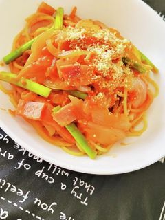 アスパラとベーコンのトマトクリームパスタ-レシピのメイン写真