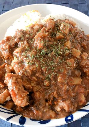 まるで高級ホテルの味！牛すじ砂肝カレー-レシピのメイン写真