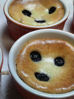 ココットでブルーベリーチーズケーキ-レシピのメイン写真