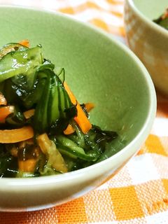簡単!胡瓜と人参のわかめご飯のもと和え-レシピのメイン写真