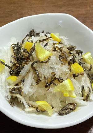 "千切り大根&レモン"の梅塩昆布和え-レシピのメイン写真