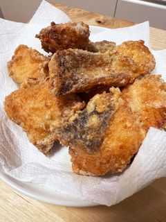 お寿司屋さんで食べたアレ☆鮭の唐揚げ!-レシピのメイン写真