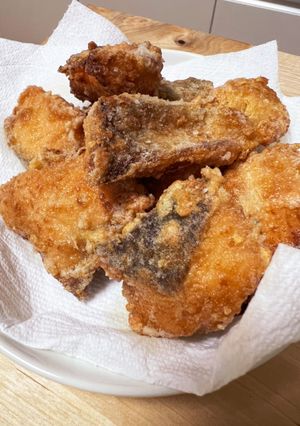 お寿司屋さんで食べたアレ☆鮭の唐揚げ！-レシピのメイン写真