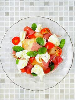 桃のごちそうサラダ-レシピのメイン写真