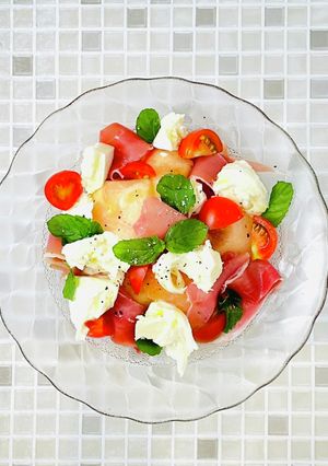 桃のごちそうサラダ-レシピのメイン写真