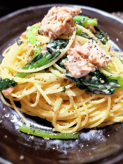 鮭の中骨缶と小松菜のレモンクリームパスタ-レシピのメイン写真