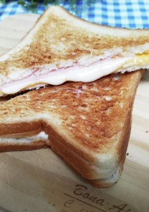 Wチーズとハムのホットサンド-レシピのメイン写真