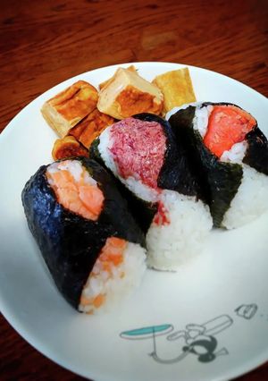 職場飯の三種お握り❨(@≧↺≦@)❩wノ-レシピのメイン写真