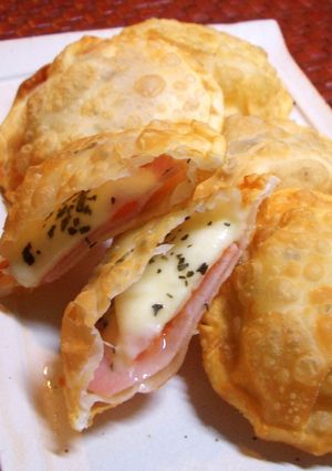 トマトとモッツァレラチーズの揚げ餃子-レシピのメイン写真