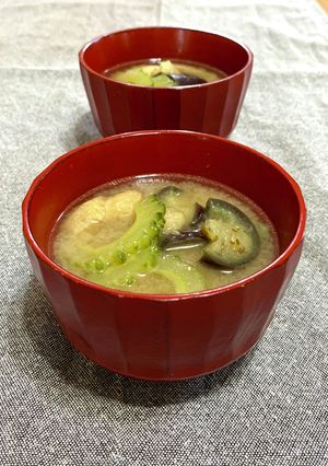 なす&ゴーヤと油揚げのお味噌汁-レシピのメイン写真