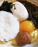 味付きめかぶ、豆腐、卵、梅干、海苔のご飯