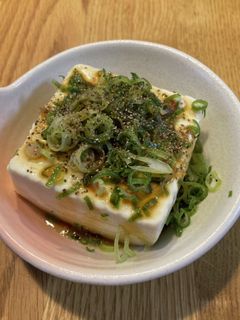 ビールとよく合うネギと胡麻油の冷奴-レシピのメイン写真