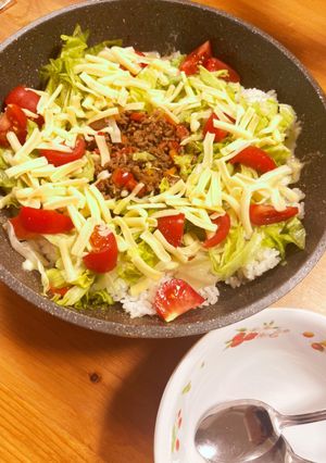 ワンパンでスピード一品！夏野菜タコライス-レシピのメイン写真