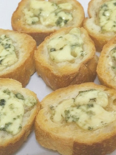 ブルーチーズと蜂蜜のブルスケッタ-レシピのメイン写真
