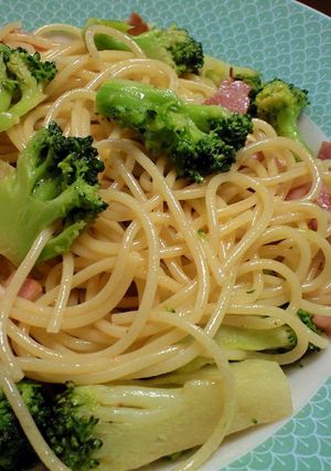 ブロッコリーとベーコンのぺペロンチーノ-レシピのメイン写真