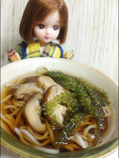 リカちゃん♡椎茸めんつゆ海ぶどう蕎麦-レシピのメイン写真