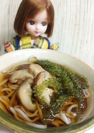 リカちゃん♡椎茸めんつゆ海ぶどう蕎麦-レシピのメイン写真