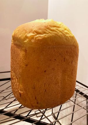 カボチャサラダをリメイク☆ふわふわ食パン-レシピのメイン写真