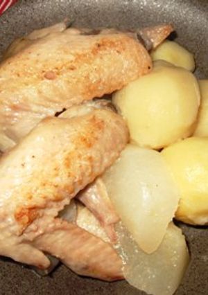 手羽とじゃがの源タレ塩味煮♪-レシピのメイン写真