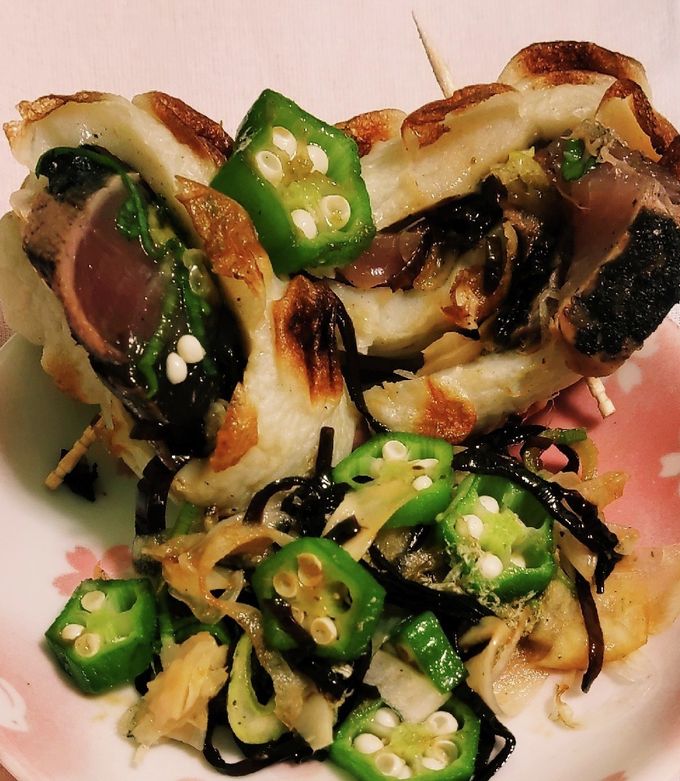 かつおのたたき”«くるくる7号»竹輪で by 私市ビッキーズ津門巳