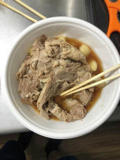 豚肉とニンニクをめんつゆかけてチン-レシピのメイン写真