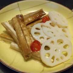 รูปของ ごぼうと蓮根の甘酢漬、らっきょう残り液で