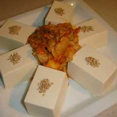 A picture of 豚キムチ冷奴.