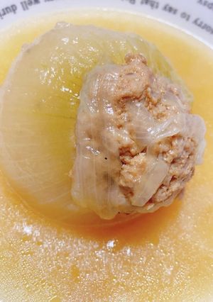 絶品！新玉ねぎのチーズ入り肉詰めスープ-レシピのメイン写真
