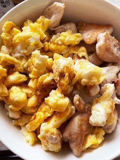 卵ととりささみ丼-レシピのメイン写真