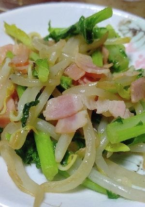 もやしとベーコンと大根の葉の炒め物-レシピのメイン写真