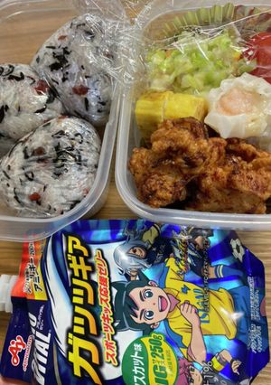 中1女子弁当アスメシ52おにぎり・唐揚げ-レシピのメイン写真