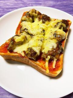 黒チリマヨ唐揚げのトースト(о'¬'о)-レシピのメイン写真
