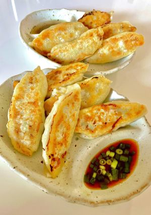 簡単！皮から手作り大きなもちもち餃子！-レシピのメイン写真