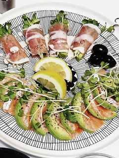 アボカドとサーモンのわさび醤油-レシピのメイン写真